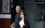 Amsterdan 25 augustus 2025
Bert Kuizenga met zijn vrouw op straat in Amsterdam zuid