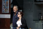 Amsterdan 25 augustus 2025
Bert Kuizenga met zijn vrouw op straat in Amsterdam zuid