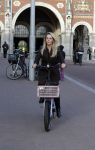 Amsterdam 26 september 2025
Chantal Janzen op de fiets in Amsterdam zuid