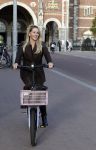 Amsterdam 26 september 2025
Chantal Janzen op de fiets in Amsterdam zuid