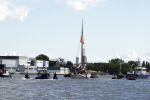Amsterdam 24 augustus 202
Prins Maurits en Prinses MarilÃ¨ne hebben drie kinderen: Anna (geboren in 2001), Lucas (geboren in 2002), en Felicia (geboren in 2005). Hun volledige achternaam is Van Lippe-Biesterfeld van Vollenhoven . Prins Maurits neemt met zijn gezin de Vlootschouw af tijdens de laatste dag van Sail. Ze varen met de Groene Draeck.