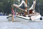 Amsterdam 24 augustus 202
Prins Maurits en Prinses MarilÃ¨ne hebben drie kinderen: Anna (geboren in 2001), Lucas (geboren in 2002), en Felicia (geboren in 2005). Hun volledige achternaam is Van Lippe-Biesterfeld van Vollenhoven . Prins Maurits neemt met zijn gezin de Vlootschouw af tijdens de laatste dag van Sail. Ze varen met de Groene Draeck.