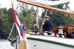 Amsterdam 24 augustus 202
Prins Maurits en Prinses MarilÃ¨ne hebben drie kinderen: Anna (geboren in 2001), Lucas (geboren in 2002), en Felicia (geboren in 2005). Hun volledige achternaam is Van Lippe-Biesterfeld van Vollenhoven . Prins Maurits neemt met zijn gezin de Vlootschouw af tijdens de laatste dag van Sail. Ze varen met de Groene Draeck.