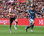 Eindhoven, 21 September 2025
PSV-AJAX, Eindstand 2-2
Kompetitie seizoen 2025-2026
Ivan Perisic met Lucas Rosa