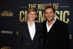 Amsterdam 12 september 2025
Uitreiking Cinemusic Rembrandt Oeuvre Award - tijdens The Night Of Cinemusic in het Concertgebouw. Jeroen Krabbe krijgt Ouvre prijs uit handen van Rene Mioch . Jacob Krabbe met zoon