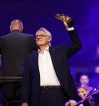 Amsterdam 12 september 2025
Uitreiking Cinemusic Rembrandt Oeuvre Award - tijdens The Night Of Cinemusic in het Concertgebouw. Jeroen Krabbe krijgt Ouvre prijs uit handen van Rene Mioch .