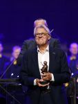 Amsterdam 12 september 2025
Uitreiking Cinemusic Rembrandt Oeuvre Award - tijdens The Night Of Cinemusic in het Concertgebouw. Jeroen Krabbe krijgt Ouvre prijs uit handen van Rene Mioch .