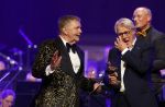 Amsterdam 12 september 2025
Uitreiking Cinemusic Rembrandt Oeuvre Award - tijdens The Night Of Cinemusic in het Concertgebouw. Jeroen Krabbe krijgt Ouvre prijs uit handen van Rene Mioch .