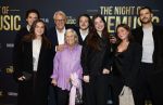 Amsterdam 12 september 2025
Uitreiking Cinemusic Rembrandt Oeuvre Award - tijdens The Night Of Cinemusic in het Concertgebouw. Jeroen Krabbe krijgt Ouvre prijs uit handen van Rene Mioch .  Jeroen Krabbe met zijn vrouw Herma en hun kleinkinderen