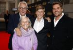 Amsterdam 12 september 2025
Uitreiking Cinemusic Rembrandt Oeuvre Award - tijdens The Night Of Cinemusic in het Concertgebouw. Jeroen Krabbe krijgt Ouvre prijs uit handen van Rene Mioch . Jeroen Krabbe met familie