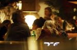 Amsterdam 11 september 2025
Linda de Mol Jeroen Rietbergen Noa Vahle Julian Vahle en zijn vriendin Chelsea Weimar zijn gezellig uitetetn in de nieuwe Hotspot van Amsterdam Restaurant Toet . Ook Ruud Gullit en zijn vriendin Karin de Rooij waren aanwezig .