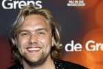 Amsterdam 26 augustus 2025
Premiere over de Grens in het vondelpark . De cast bestaat uit Manuel Broekman Jasmine Sendar Nienke Plas Vincent Banic en Elisabeth Puglia. Barbara Sloesen ( zwnger) kwam met partner Joost Hofman