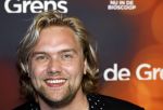 Amsterdam 26 augustus 2025
Premiere over de Grens in het vondelpark . De cast bestaat uit Manuel Broekman Jasmine Sendar Nienke Plas Vincent Banic en Elisabeth Puglia. Barbara Sloesen ( zwnger) kwam met partner Joost Hofman
