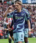 Eindhoven, 21 September 2025
PSV-AJAX, Eindstand 2-2
Kompetitie seizoen 2025-2026
Kenneth Taylor scoort uit penalty 1-1