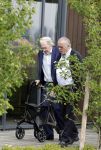 Rotterdam 20 september 2025
Crematie Gerard Cox bij crematorium de Hoeksche Waard. Lee Towers met zijn vrouw Laura