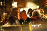 Amsterdam 11 september 2025
Linda de Mol Jeroen Rietbergen Noa Vahle Julian Vahle en zijn vriendin Chelsea Weimar zijn gezellig uitetetn in de nieuwe Hotspot van Amsterdam Restaurant Toet . Ook Ruud Gullit en zijn vriendin Karin de Rooij waren aanwezig .