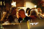 Amsterdam 11 september 2025
Linda de Mol Jeroen Rietbergen Noa Vahle Julian Vahle en zijn vriendin Chelsea Weimar zijn gezellig uitetetn in de nieuwe Hotspot van Amsterdam Restaurant Toet . Ook Ruud Gullit en zijn vriendin Karin de Rooij waren aanwezig .