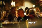 Amsterdam 11 september 2025
Linda de Mol Jeroen Rietbergen Noa Vahle Julian Vahle en zijn vriendin Chelsea Weimar zijn gezellig uitetetn in de nieuwe Hotspot van Amsterdam Restaurant Toet . Ook Ruud Gullit en zijn vriendin Karin de Rooij waren aanwezig .