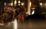 Amsterdam 11 september 2025
Linda de Mol Jeroen Rietbergen Noa Vahle Julian Vahle en zijn vriendin Chelsea Weimar zijn gezellig uitetetn in de nieuwe Hotspot van Amsterdam Restaurant Toet . Ook Ruud Gullit en zijn vriendin Karin de Rooij waren aanwezig .