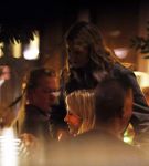 Amsterdam 11 september 2025
Linda de Mol Jeroen Rietbergen Noa Vahle Julian Vahle en zijn vriendin Chelsea Weimar zijn gezellig uitetetn in de nieuwe Hotspot van Amsterdam Restaurant Toet . Ook Ruud Gullit en zijn vriendin Karin de Rooij waren aanwezig .
