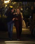 Amsterdam 11 september 2025
Linda de Mol Jeroen Rietbergen Noa Vahle Julian Vahle en zijn vriendin Chelsea Weimar zijn gezellig uitetetn in de nieuwe Hotspot van Amsterdam Restaurant Toet . Ook Ruud Gullit en zijn vriendin Karin de Rooij waren aanwezig .