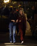 Amsterdam 11 september 2025
Linda de Mol Jeroen Rietbergen Noa Vahle Julian Vahle en zijn vriendin Chelsea Weimar zijn gezellig uitetetn in de nieuwe Hotspot van Amsterdam Restaurant Toet . Ook Ruud Gullit en zijn vriendin Karin de Rooij waren aanwezig .