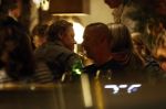 Amsterdam 11 september 2025
Linda de Mol Jeroen Rietbergen Noa Vahle Julian Vahle en zijn vriendin Chelsea Weimar zijn gezellig uitetetn in de nieuwe Hotspot van Amsterdam Restaurant Toet . Ook Ruud Gullit en zijn vriendin Karin de Rooij waren aanwezig .