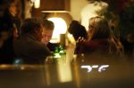 Amsterdam 11 september 2025
Linda de Mol Jeroen Rietbergen Noa Vahle Julian Vahle en zijn vriendin Chelsea Weimar zijn gezellig uitetetn in de nieuwe Hotspot van Amsterdam Restaurant Toet . Ook Ruud Gullit en zijn vriendin Karin de Rooij waren aanwezig .