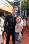 Amsterdam 6  september 2025
Maarten v d Weijden zwemt 75 km in 24 uur voor Jeugdfonds Sport Cultuur amsterdam . Zijn vriendin Anne begeleidt hem met een sloep .