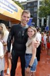 Amsterdam 6  september 2025
Maarten v d Weijden zwemt 75 km in 24 uur voor Jeugdfonds Sport Cultuur amsterdam . Zijn vriendin Anne begeleidt hem met een sloep .