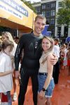 Amsterdam 6  september 2025
Maarten v d Weijden zwemt 75 km in 24 uur voor Jeugdfonds Sport Cultuur amsterdam . Zijn vriendin Anne begeleidt hem met een sloep .