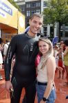 Amsterdam 6  september 2025
Maarten v d Weijden zwemt 75 km in 24 uur voor Jeugdfonds Sport Cultuur amsterdam . Zijn vriendin Anne begeleidt hem met een sloep .