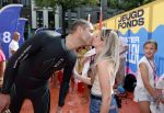 Amsterdam 6  september 2025
Maarten v d Weijden zwemt 75 km in 24 uur voor Jeugdfonds Sport Cultuur amsterdam . Zijn vriendin Anne begeleidt hem met een sloep .