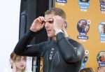 Amsterdam 6  september 2025
Maarten v d Weijden zwemt 75 km in 24 uur voor Jeugdfonds Sport Cultuur amsterdam . Zijn vriendin Anne begeleidt hem met een sloep .