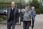Rotterdam 20 september 2025
Crematie Gerard Cox bij crematorium de Hoeksche Waard. Marco Louwerens  met vrouw