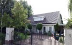 Rijnsburg 4 september 2025
Nieuwe huis van Mart Hoogkamer en zijn vriendin Jennifer v Ooijen . Ze gaan het huis helemaal verbouwen .