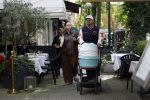 Amsterdam 25 september 2025
Mascha Feoktistova met partner achter de kinderwagen in Amsterdam zuid