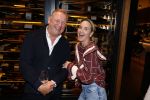 Amsterdam 26 september 2025
Boekpresentatie Simone v d Ende in restaurant Rijks . Chantal Janzen ontvangt het eerste boek . Mike Dobbinga en Carlijn Lempers