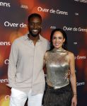 Amsterdam 26 augustus 2025
Premiere over de Grens in het vondelpark . De cast bestaat uit Manuel Broekman Jasmine Sendar Nienke Plas Vincent Banic en Elisabeth Puglia. Nienke Plas met partner