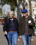 Amsterdam 29 september 2025
Owen Schumacher met zijn vrouw op straat in Amsterdam zuid.