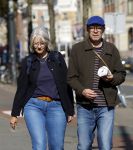 Amsterdam 29 september 2025
Owen Schumacher met zijn vrouw op straat in Amsterdam zuid.
