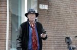 Amsterdam 26 september 2025
Peter faber wachtend op straat op een taxi.