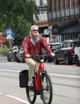 Amsterdam 1 september 2025
Porgy Franssen op de electrische fiets in Amsterdam zuid.
