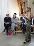 Amsterdam 18 september 2025
Prinses Eloise organiseert samen met Attire Amsterdam en My Lima Lima een modeshow . Haar ouders, Prins Constantijn en moeder Prinses Laurentien zijn natuurlijk aanwezig .