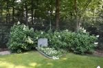 Lage Vuursche 14 augustus 2025
Prins Friso ligt begraven op de begraafplaats de Lage vuursche naast Kasteel Drakesteyn waar prinses Beatrix woont.