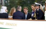 Amsterdam 24 augustus 202
Prins Maurits en Prinses MarilÃ¨ne hebben drie kinderen: Anna (geboren in 2001), Lucas (geboren in 2002), en Felicia (geboren in 2005). Hun volledige achternaam is Van Lippe-Biesterfeld van Vollenhoven . Prins Maurits neemt met zijn gezin de Vlootschouw af tijdens de laatste dag van Sail. Ze varen met de Groene Draeck.