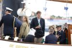Amsterdam 24 augustus 202
Prins Maurits en Prinses MarilÃ¨ne hebben drie kinderen: Anna (geboren in 2001), Lucas (geboren in 2002), en Felicia (geboren in 2005). Hun volledige achternaam is Van Lippe-Biesterfeld van Vollenhoven . Prins Maurits neemt met zijn gezin de Vlootschouw af tijdens de laatste dag van Sail. Ze varen met de Groene Draeck.