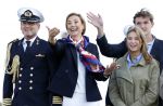 Amsterdam 24 augustus 202
Prins Maurits en Prinses MarilÃ¨ne hebben drie kinderen: Anna (geboren in 2001), Lucas (geboren in 2002), en Felicia (geboren in 2005). Hun volledige achternaam is Van Lippe-Biesterfeld van Vollenhoven . Prins Maurits neemt met zijn gezin de Vlootschouw af tijdens de laatste dag van Sail. Ze varen met de Groene Draeck.