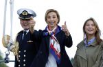 Amsterdam 24 augustus 202
Prins Maurits en Prinses MarilÃ¨ne hebben drie kinderen: Anna (geboren in 2001), Lucas (geboren in 2002), en Felicia (geboren in 2005). Hun volledige achternaam is Van Lippe-Biesterfeld van Vollenhoven . Prins Maurits neemt met zijn gezin de Vlootschouw af tijdens de laatste dag van Sail. Ze varen met de Groene Draeck.