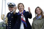 Amsterdam 24 augustus 202
Prins Maurits en Prinses MarilÃ¨ne hebben drie kinderen: Anna (geboren in 2001), Lucas (geboren in 2002), en Felicia (geboren in 2005). Hun volledige achternaam is Van Lippe-Biesterfeld van Vollenhoven . Prins Maurits neemt met zijn gezin de Vlootschouw af tijdens de laatste dag van Sail. Ze varen met de Groene Draeck.